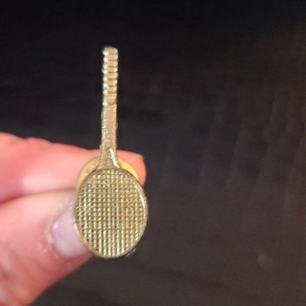 Vintage 80s Gold Tone Tennis Racket Pin Brooch Made in Taiwan - Picture 2 of 10